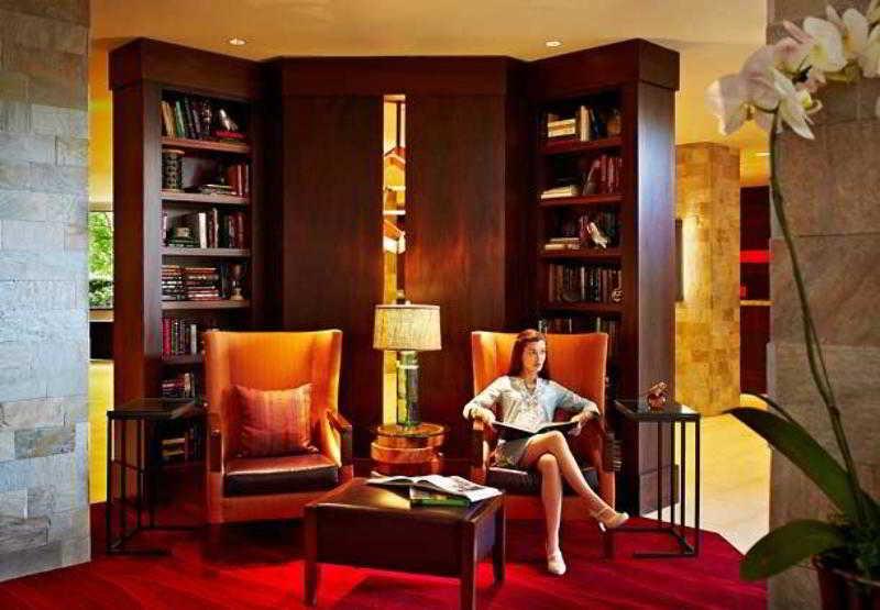 Marriott Downtown Waterfront Hotel 4*