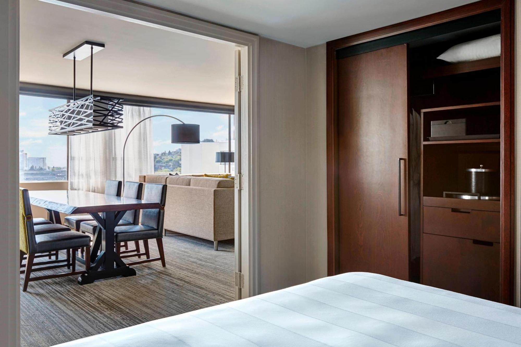 Marriott Downtown Waterfront Hotel