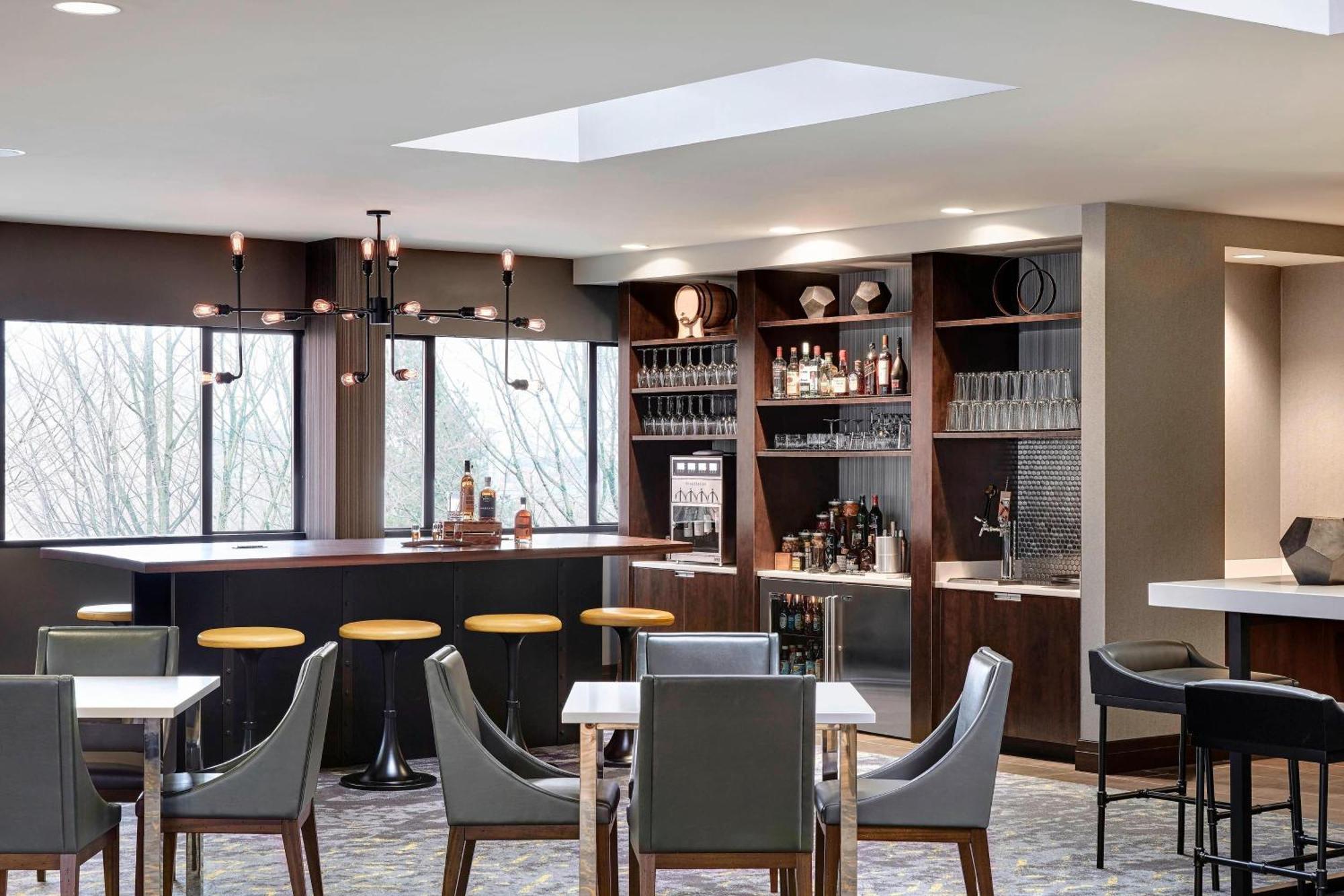 Marriott Downtown Waterfront 4*