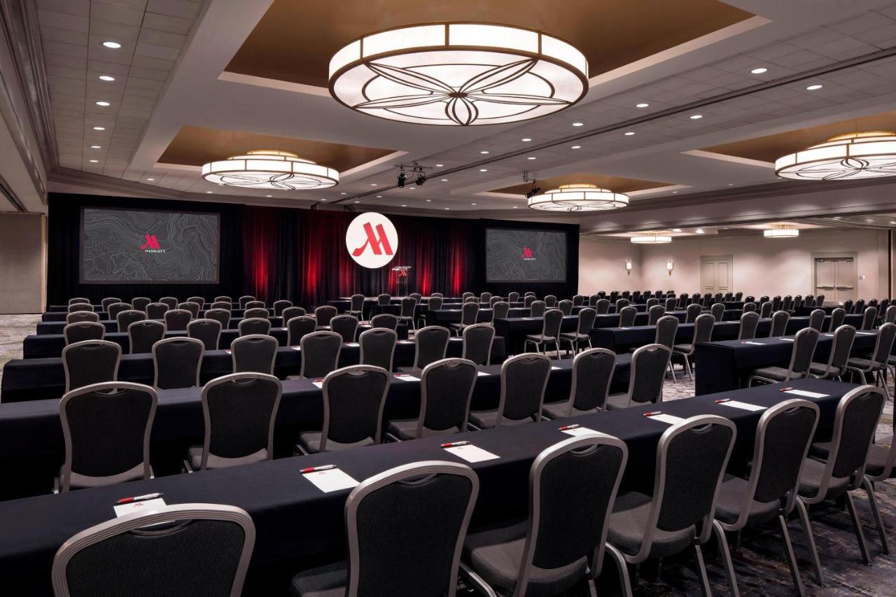 Hotel Marriott Downtown Waterfront 4*